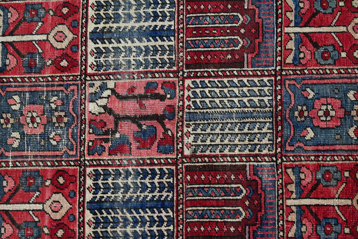 red Large rug 6' 2" x 9' 8"