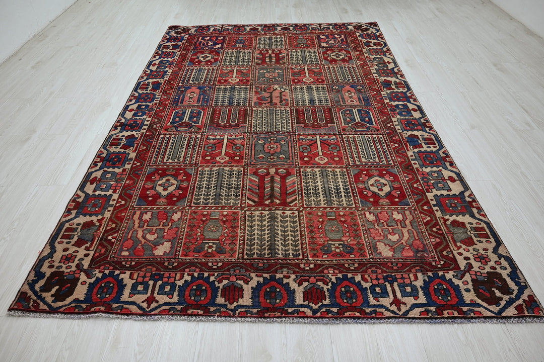 red Large rug 6' 2" x 9' 8"