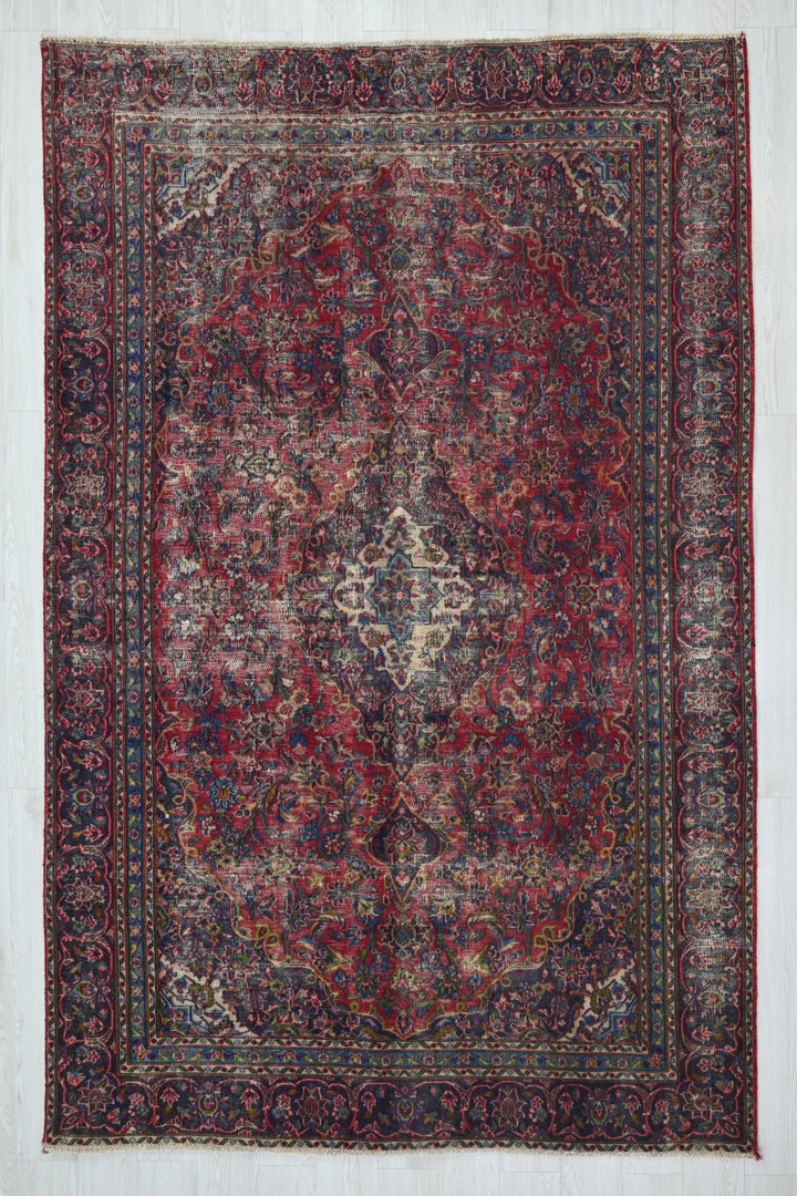 red Medium rug 5' 9" x 8' 8"