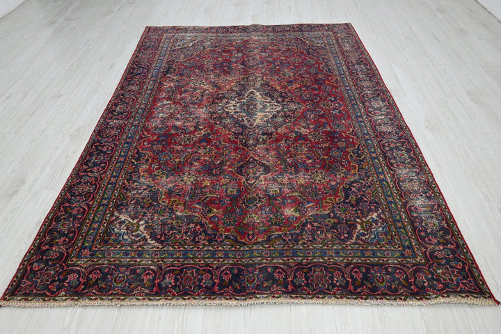red Medium rug 5' 9" x 8' 8"