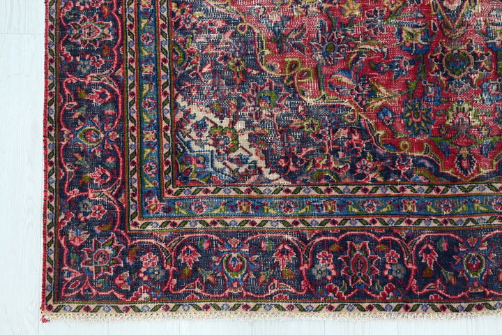 red Medium rug 5' 9" x 8' 8"