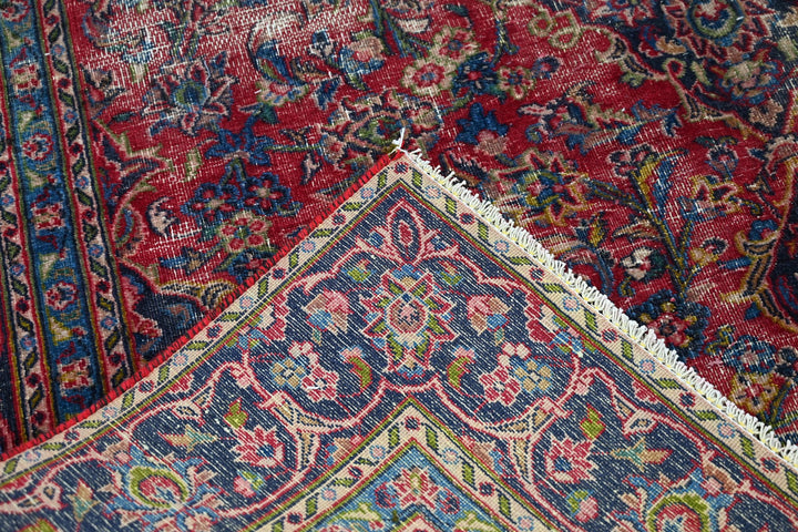 red Medium rug 5' 9" x 8' 8"
