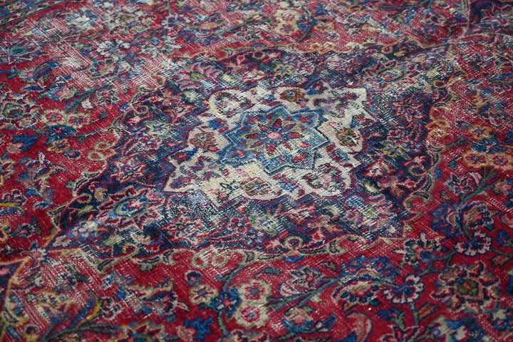 red Medium rug 5' 9" x 8' 8"
