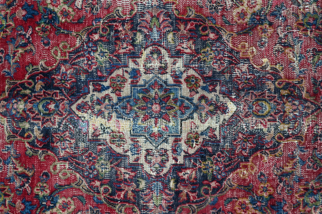 red Medium rug 5' 9" x 8' 8"