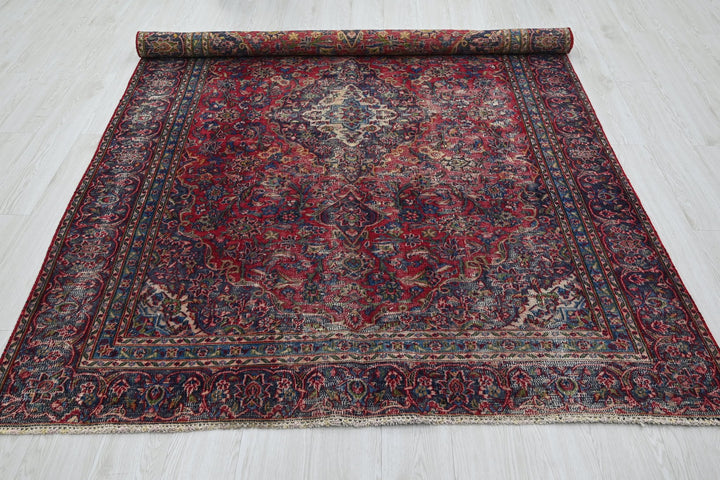 red Medium rug 5' 9" x 8' 8"