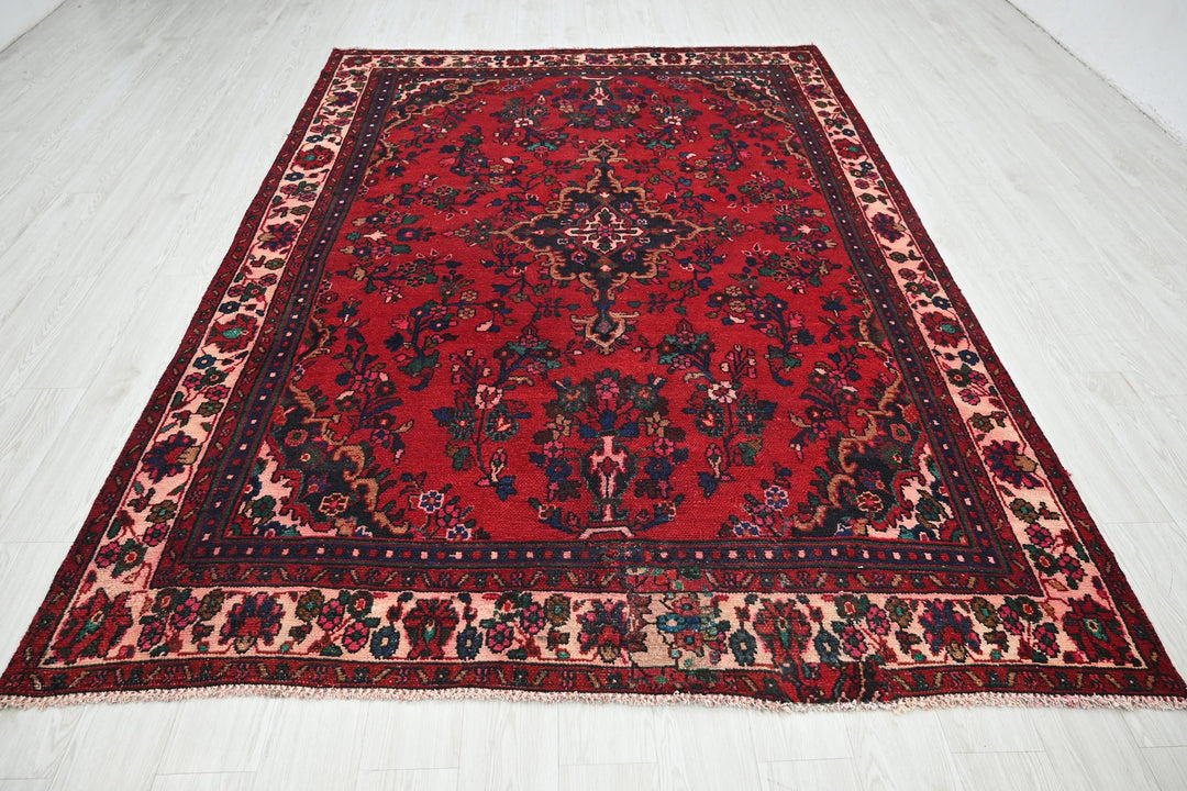 red Medium rug 6' 6" x 9' 5"