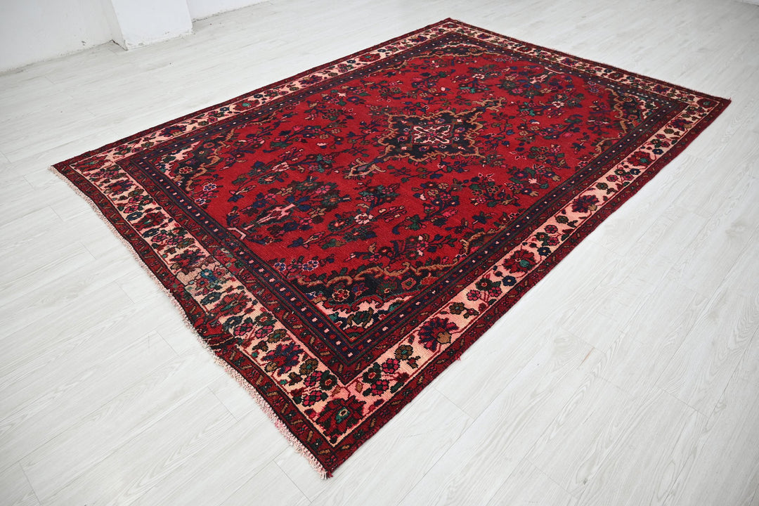 red Medium rug 6' 6" x 9' 5"