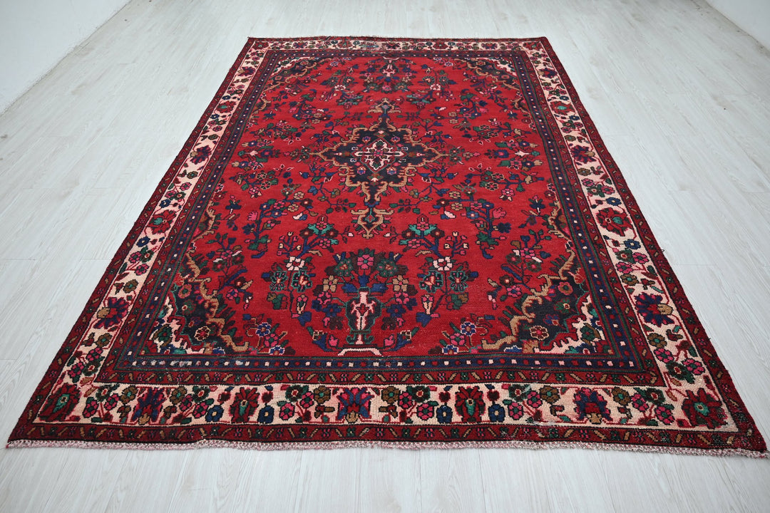 red Medium rug 6' 6" x 9' 5"