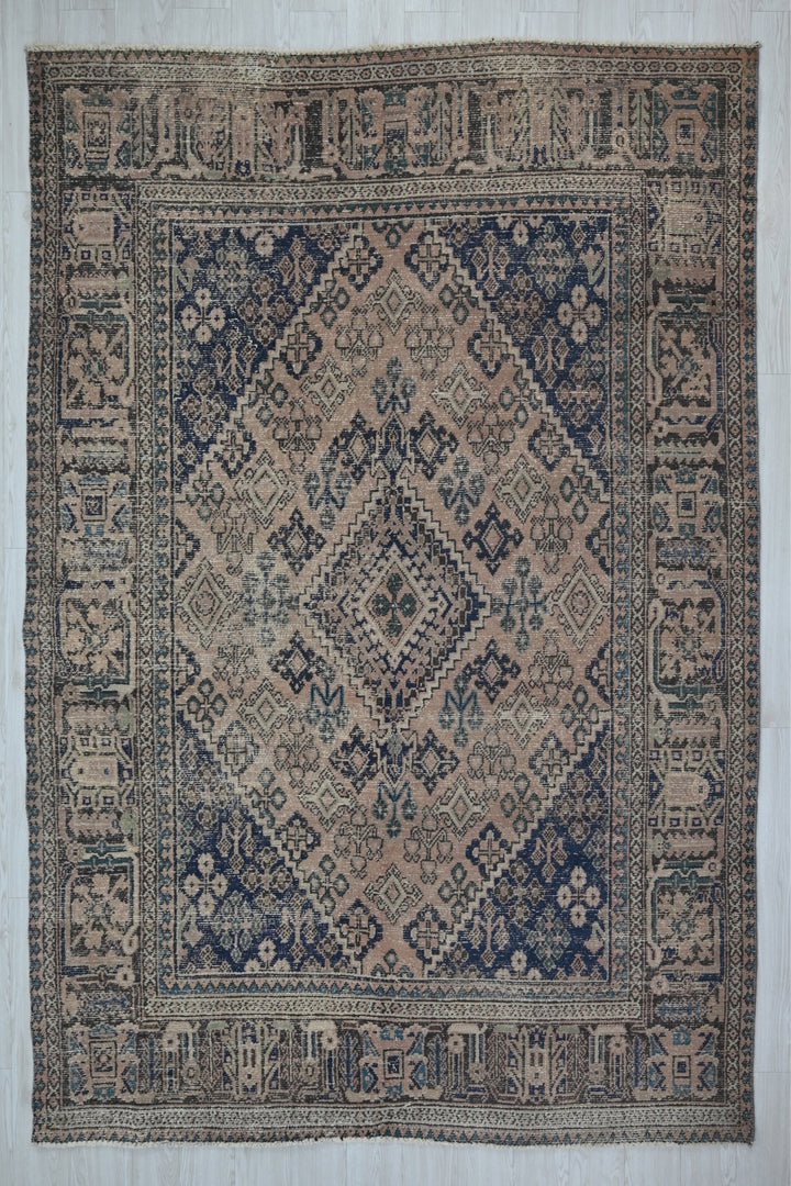 brown Medium rug 6' 5" x 9' 4"