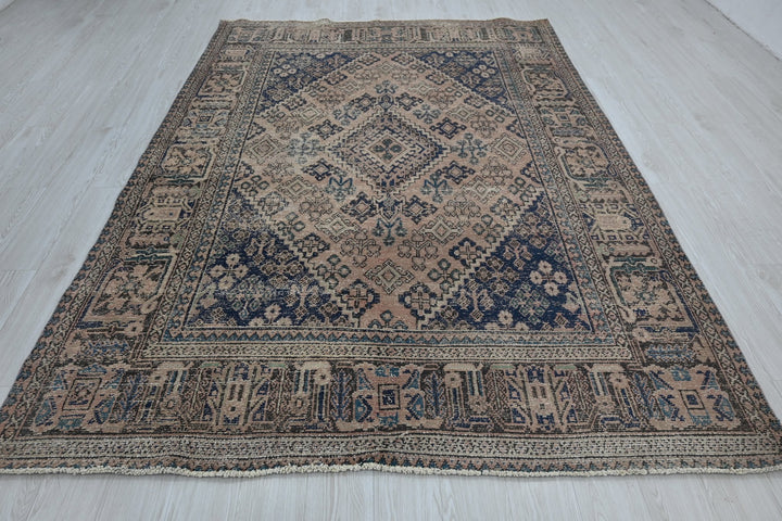 brown Medium rug 6' 5" x 9' 4"