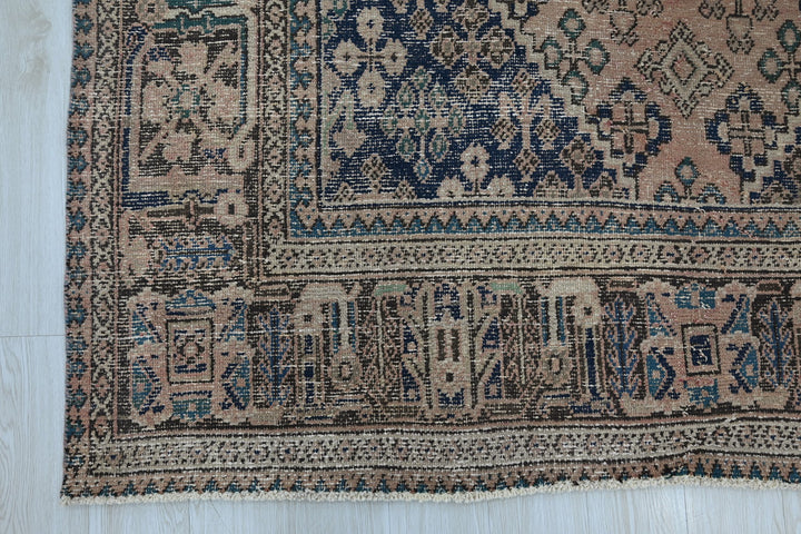 brown Medium rug 6' 5" x 9' 4"