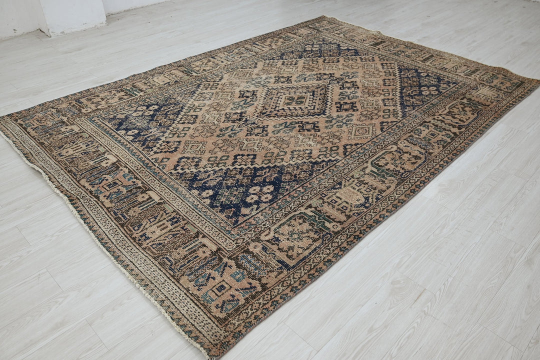 brown Medium rug 6' 5" x 9' 4"