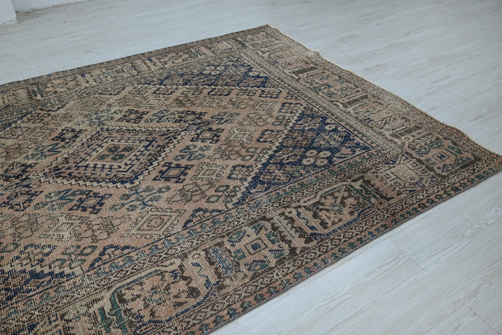 brown Medium rug 6' 5" x 9' 4"