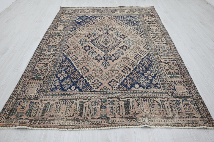brown Medium rug 6' 5" x 9' 4"