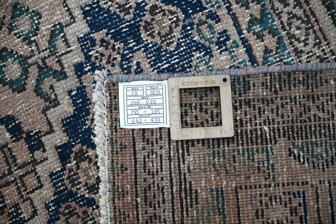 brown Medium rug 6' 5" x 9' 4"