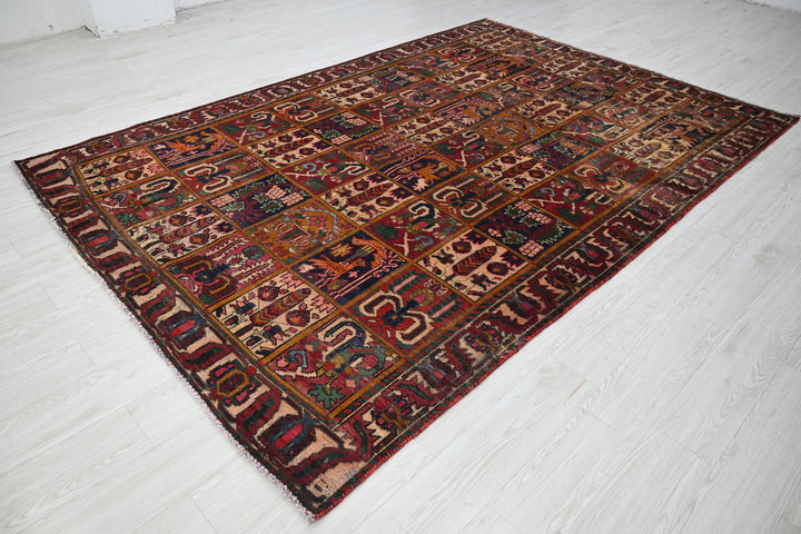 red Large rug 6' 6" x 9' 8"