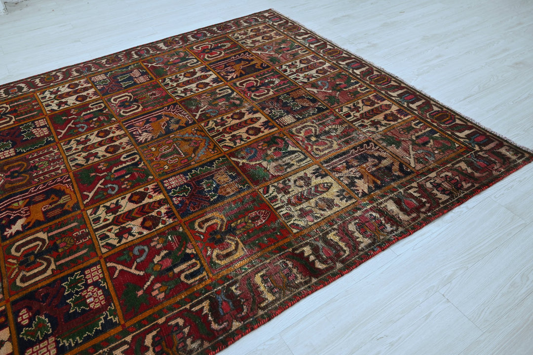 red Large rug 6' 6" x 9' 8"