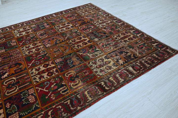 red Large rug 6' 6" x 9' 8"