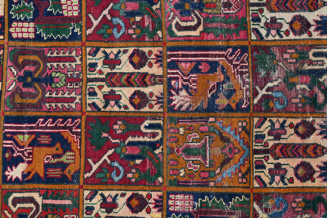 red Large rug 6' 6" x 9' 8"