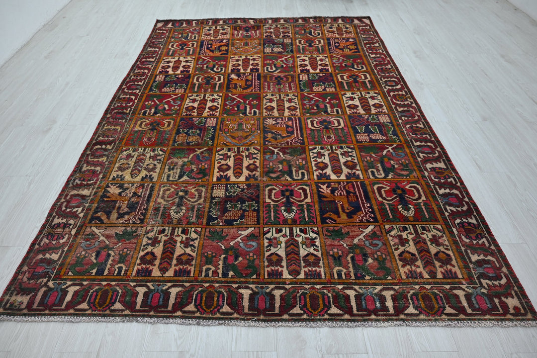 red Large rug 6' 6" x 9' 8"