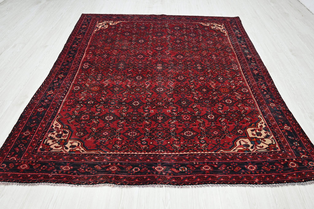red Large rug 6' 7" x 8' 2"