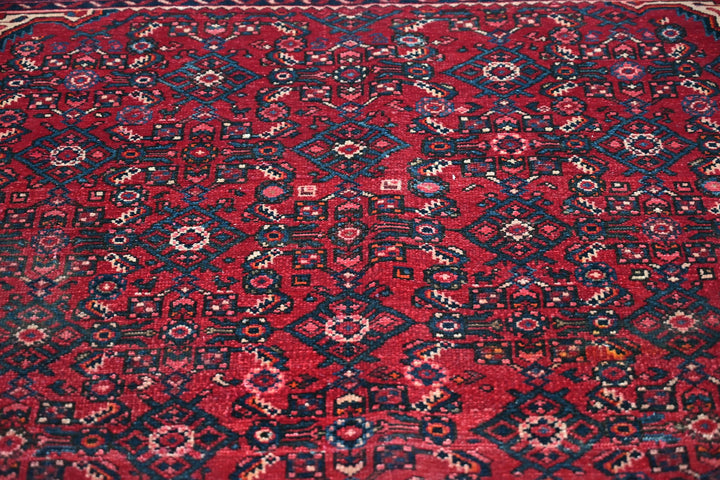 red Large rug 6' 7" x 8' 2"