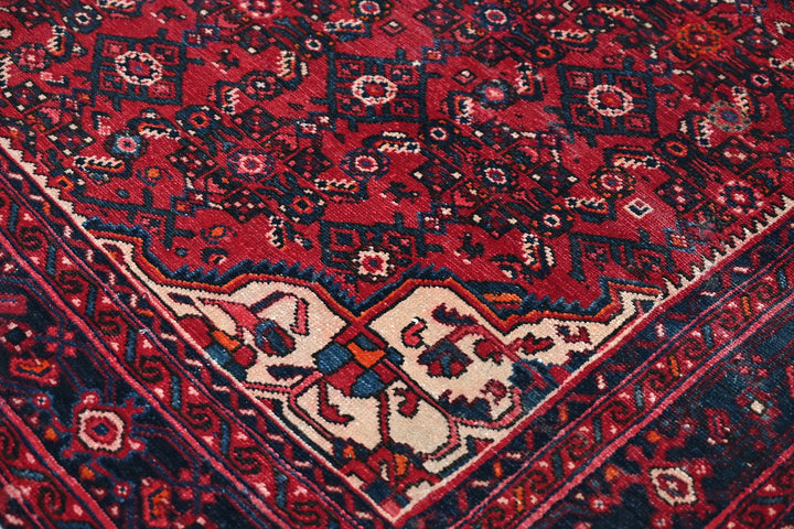 red Large rug 6' 7" x 8' 2"