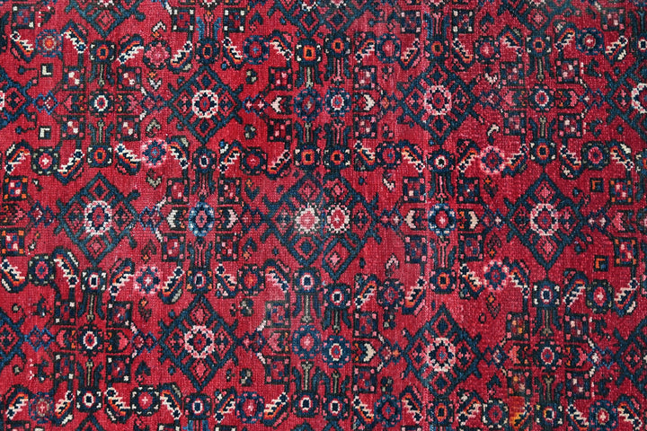 red Large rug 6' 7" x 8' 2"