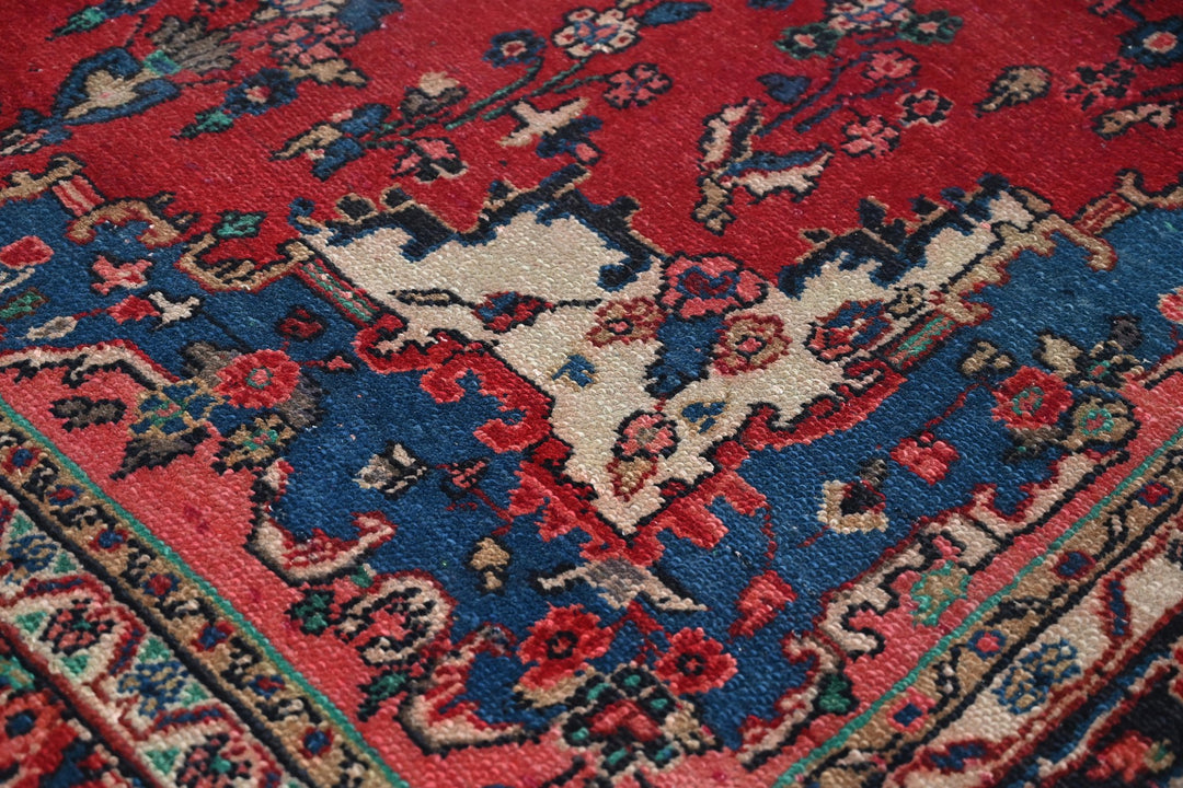 red Medium rug 6' 1" x 8' 11"