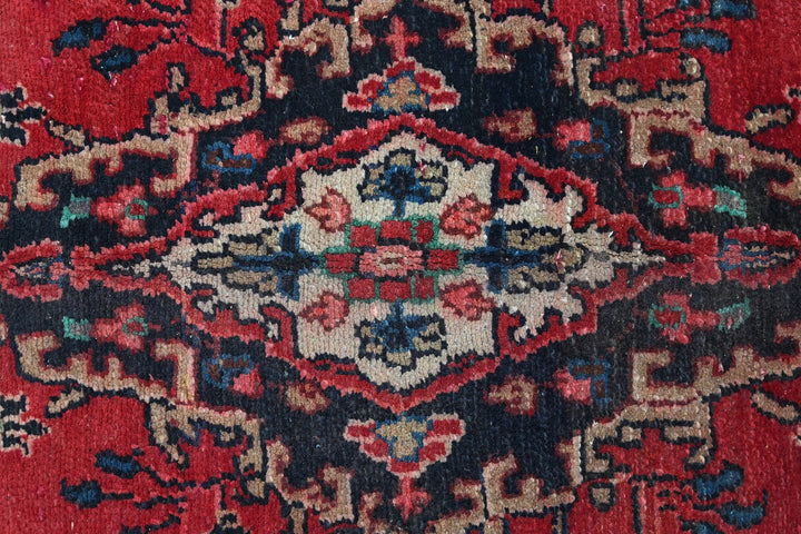 red Medium rug 6' 1" x 8' 11"