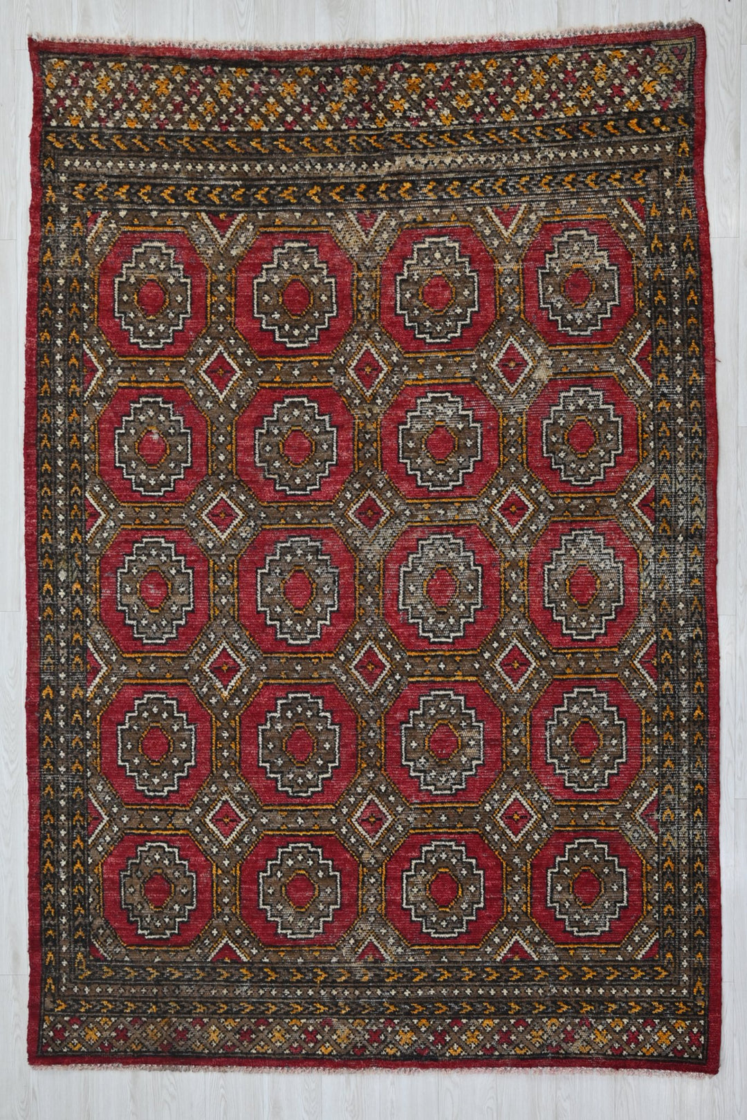 red Medium rug 5' 9" x 8' 2"