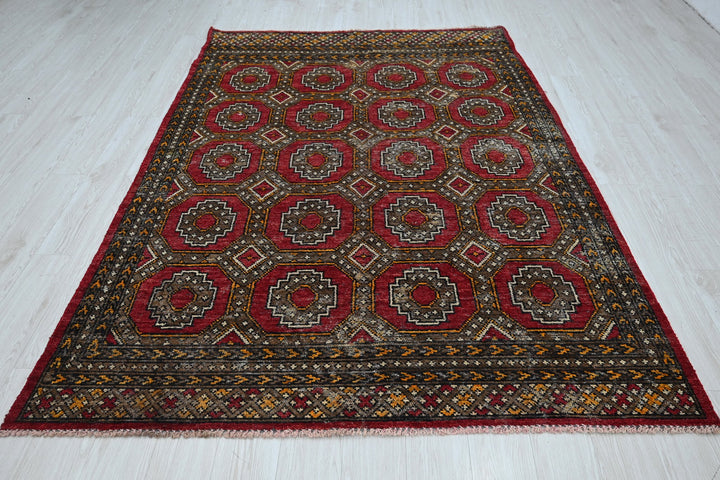 red Medium rug 5' 9" x 8' 2"