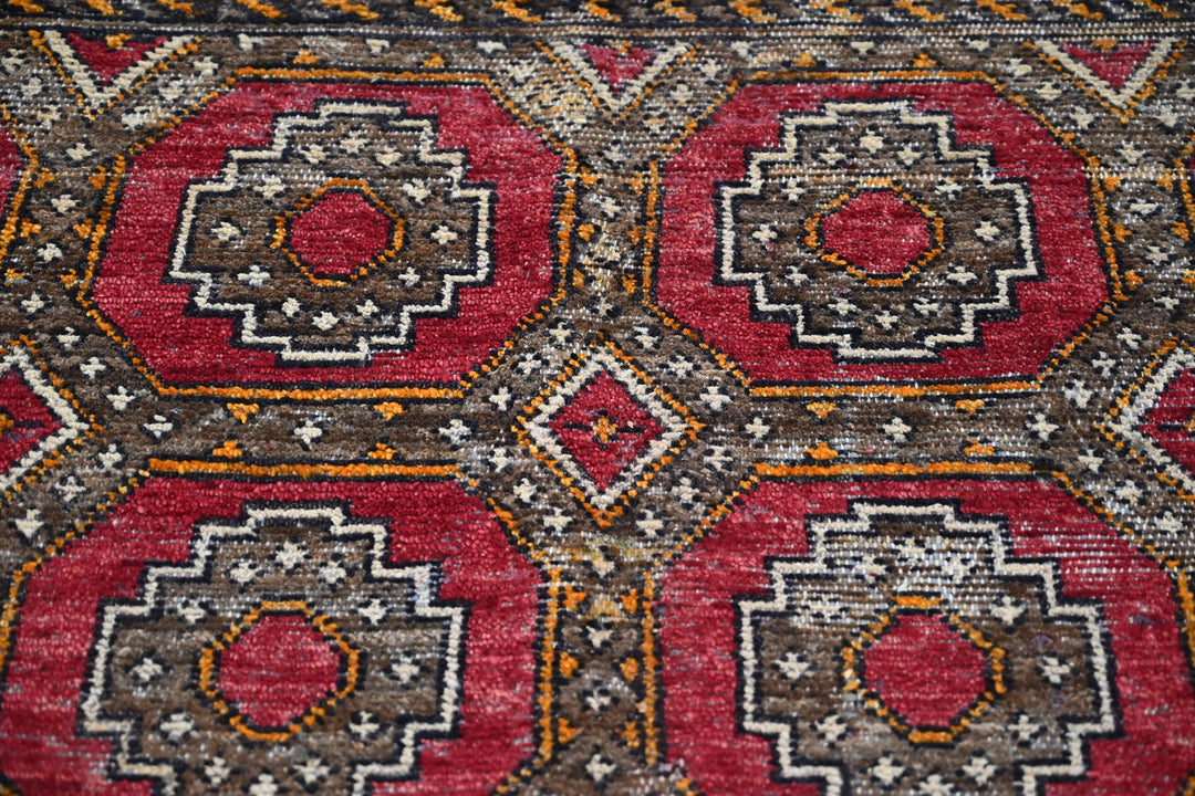 red Medium rug 5' 9" x 8' 2"
