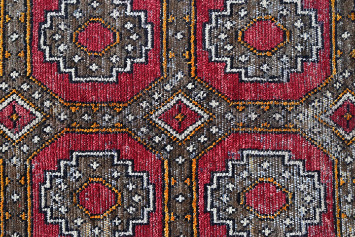 red Medium rug 5' 9" x 8' 2"