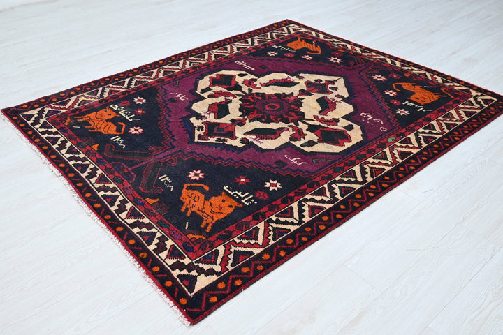 black Medium rug 5' 2" x 6' 5"