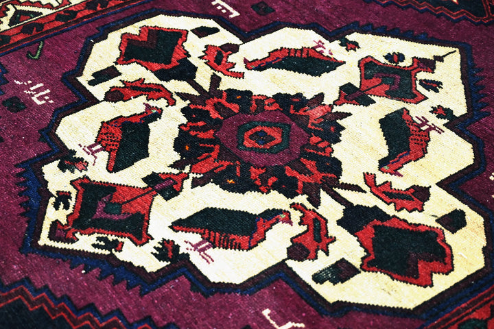 black Medium rug 5' 2" x 6' 5"
