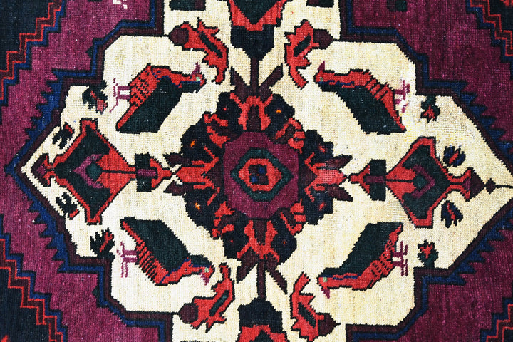 black Medium rug 5' 2" x 6' 5"