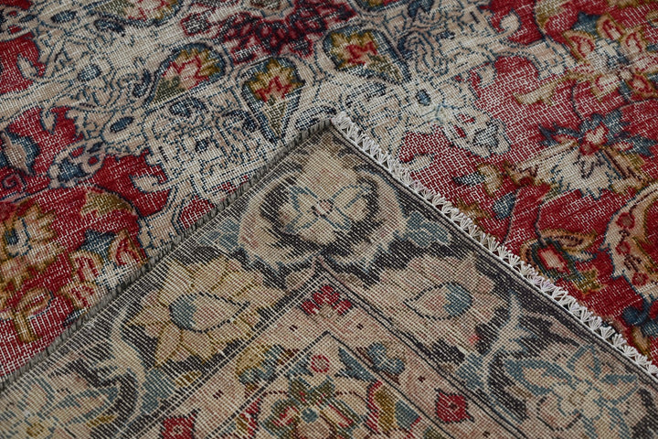 red Medium rug 4' 7" x 7' 3"