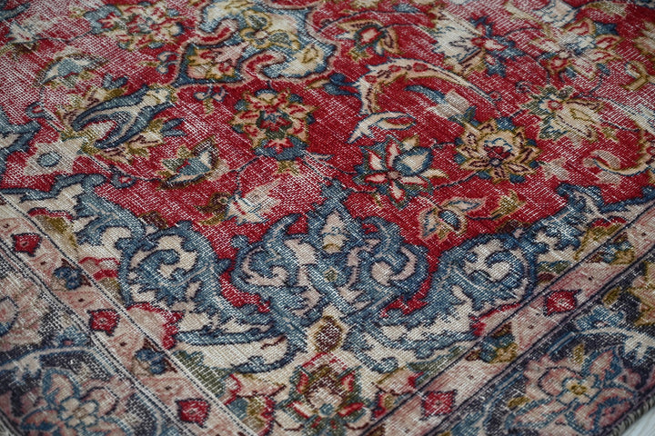 red Medium rug 4' 7" x 7' 3"