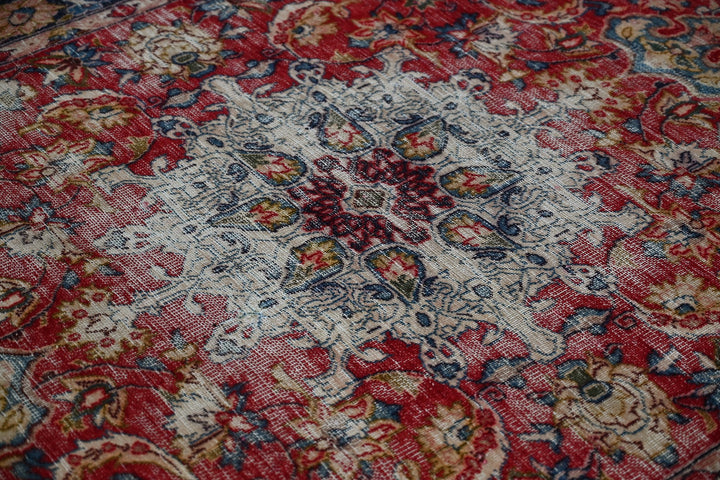 red Medium rug 4' 7" x 7' 3"