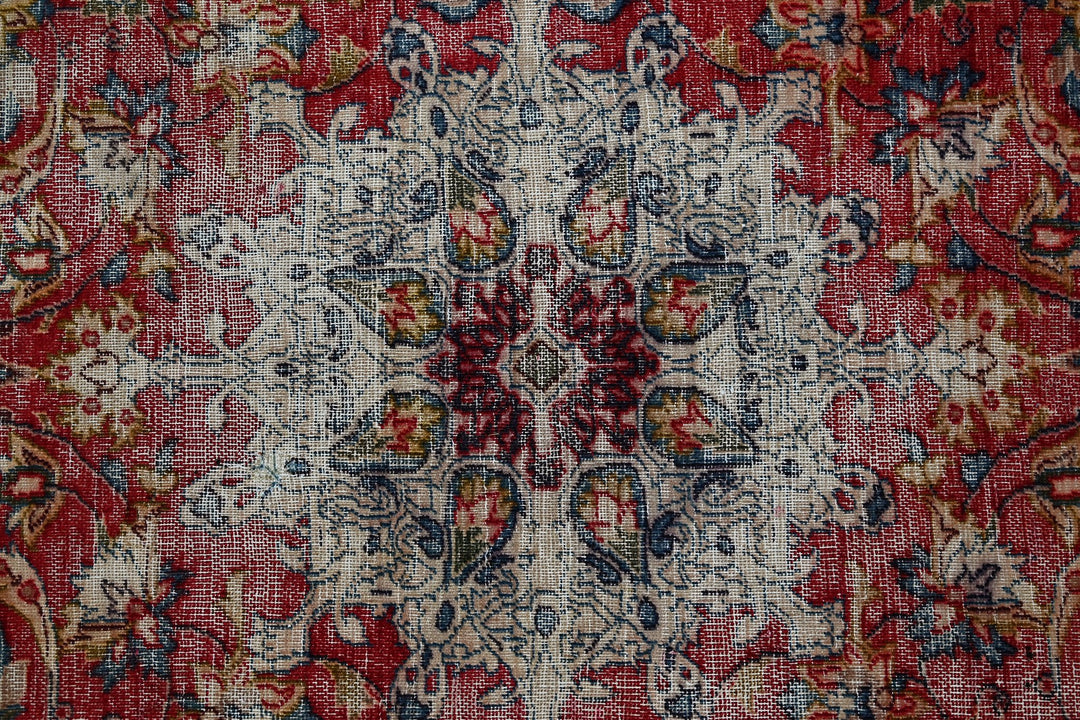 red Medium rug 4' 7" x 7' 3"