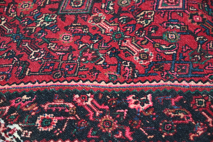 red Medium rug 4' 8" x 7' 3"