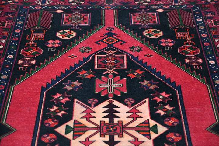 black Medium rug 4' 4" x 6' 7"