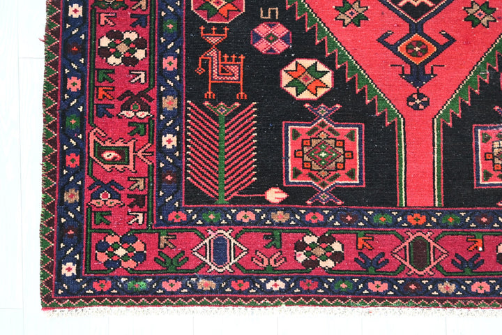 black Medium rug 4' 4" x 6' 7"