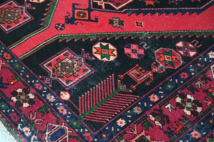 black Medium rug 4' 4" x 6' 7"