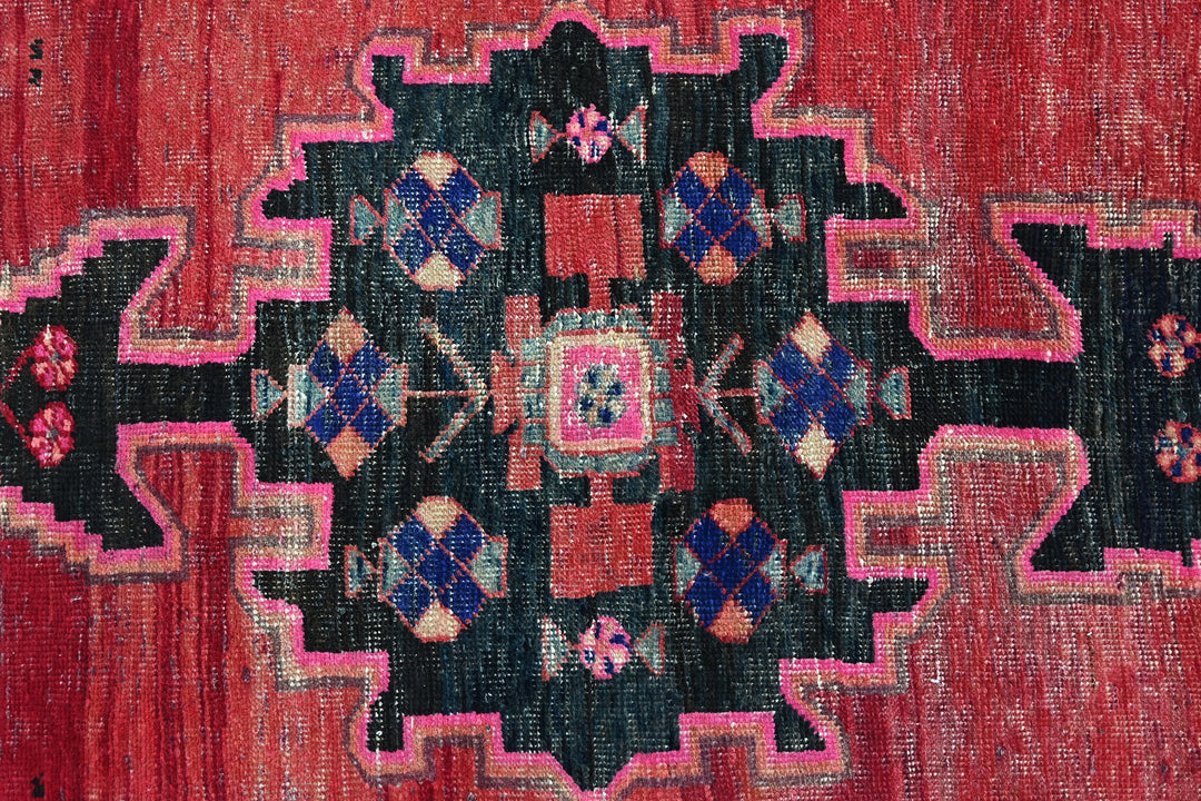 red Medium rug 3' 10" x 8' 0"