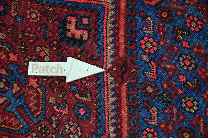 red Accent rug 4' 1" x 6' 4"