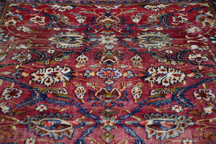 red Medium rug 4' 11" x 7' 10"