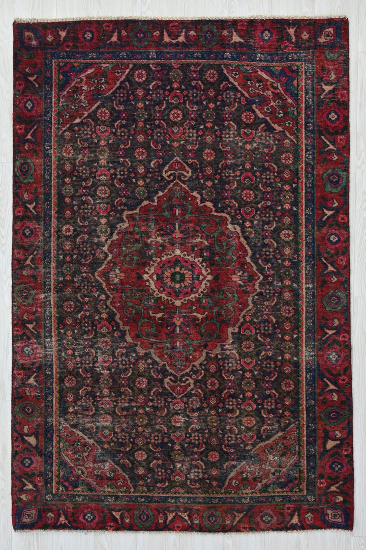 blue Accent rug 4' 0" x 6' 4"