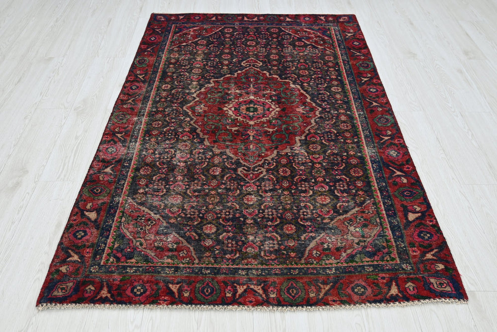 blue Accent rug 4' 0" x 6' 4"